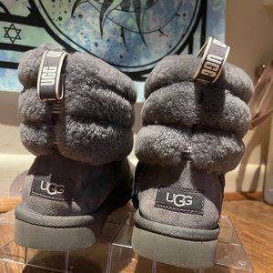 slight worn uggs ✧∘* ೃ ⋆｡˚.